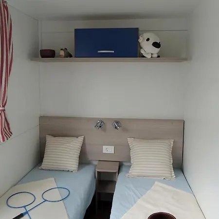 Holiday park Camping Oase Praha Zlatniky (Central Bohemian)