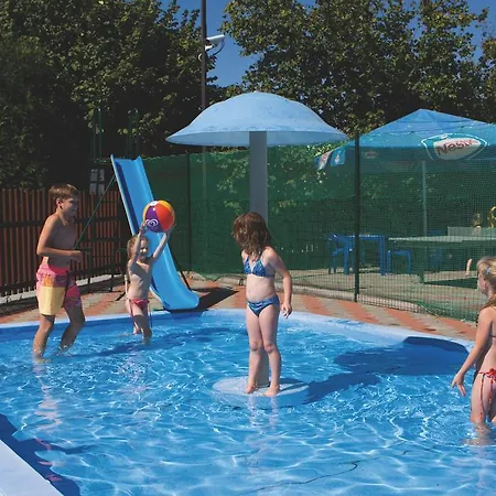 Holiday park Camping Oase Praha 4*