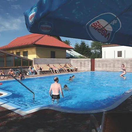 Camping Oase Praha Zlatniky (Central Bohemian)