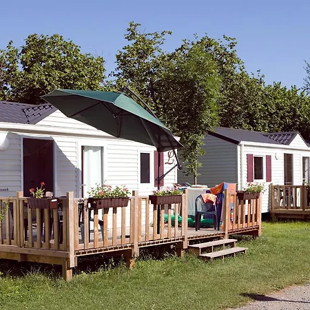 Holiday park Camping Oase Praha Zlatniky (Central Bohemian)