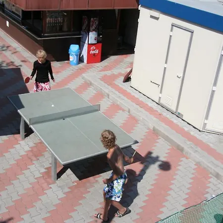 Holiday park Camping Oase Praha Zlatniky (Central Bohemian)