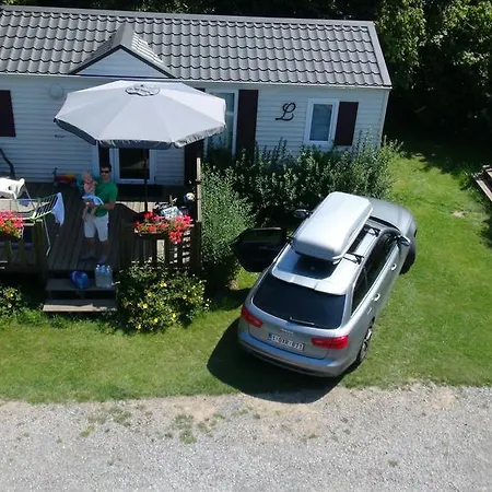 Holiday park Camping Oase Praha Zlatniky (Central Bohemian)